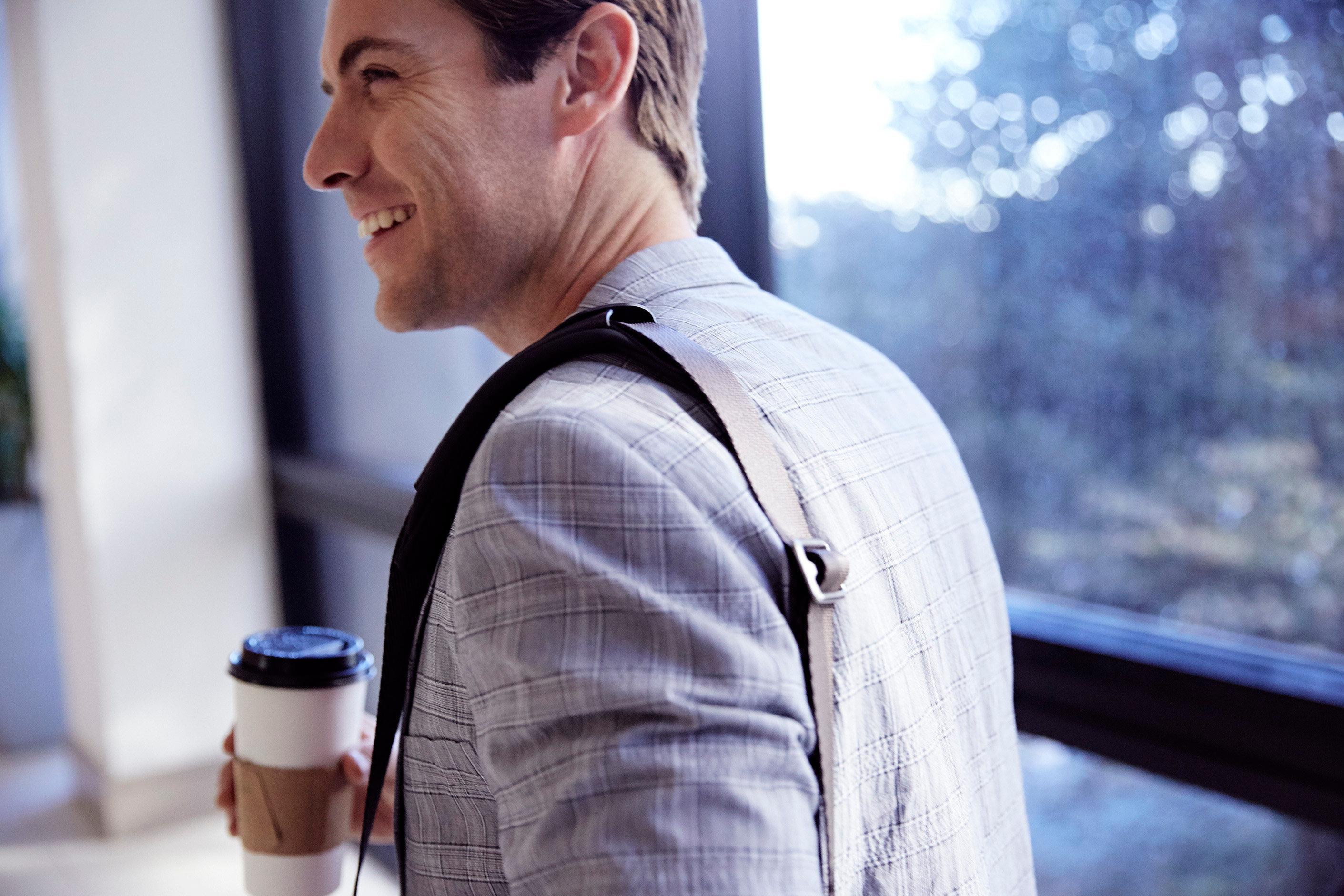 Crowne Plaza Chennai Adyar Park, An Ihg Hotel Экстерьер фото A man wearing a sling bag