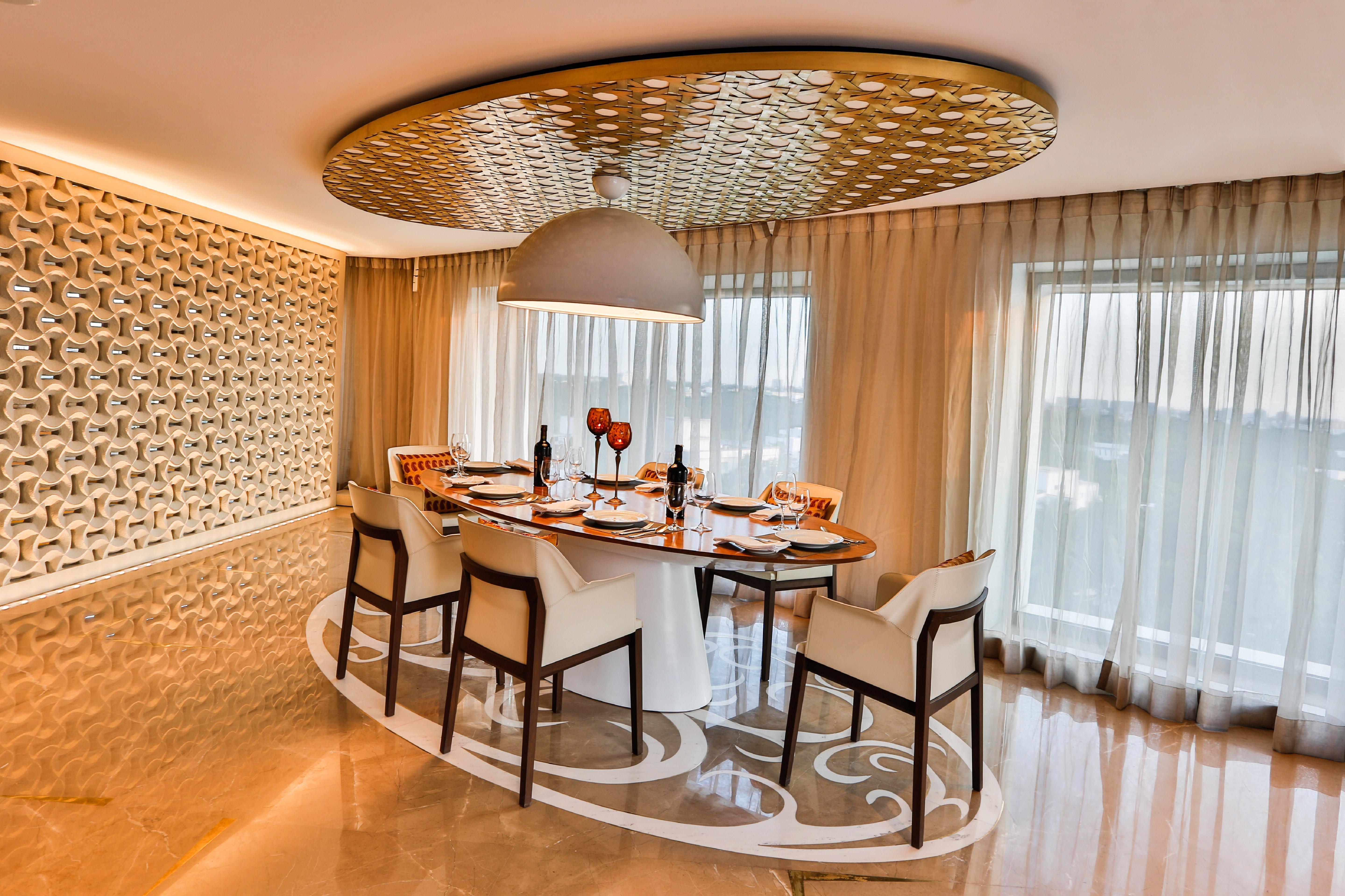 Crowne Plaza Chennai Adyar Park, An Ihg Hotel Экстерьер фото A dining room