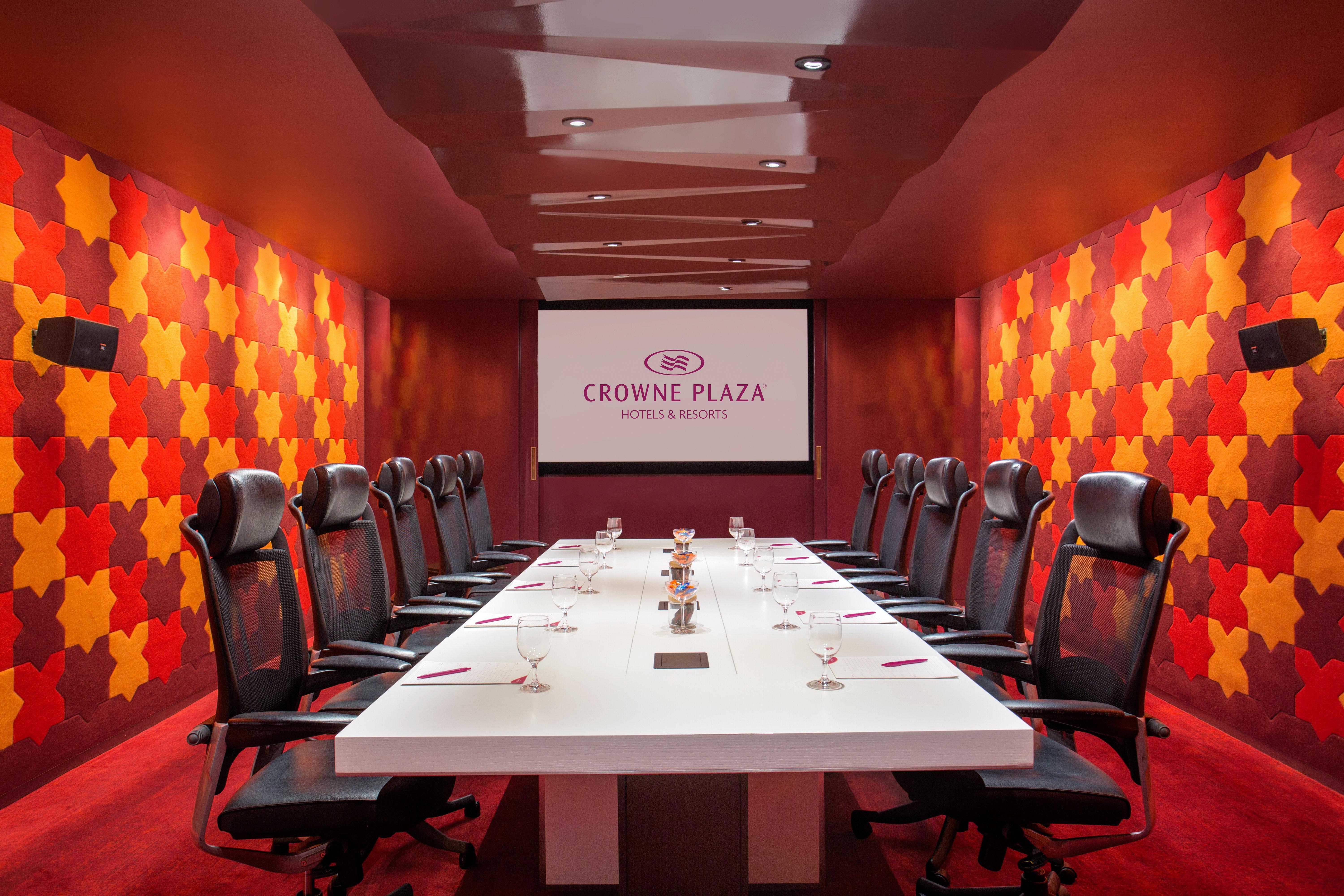 Crowne Plaza Chennai Adyar Park, An Ihg Hotel Экстерьер фото Meeting room