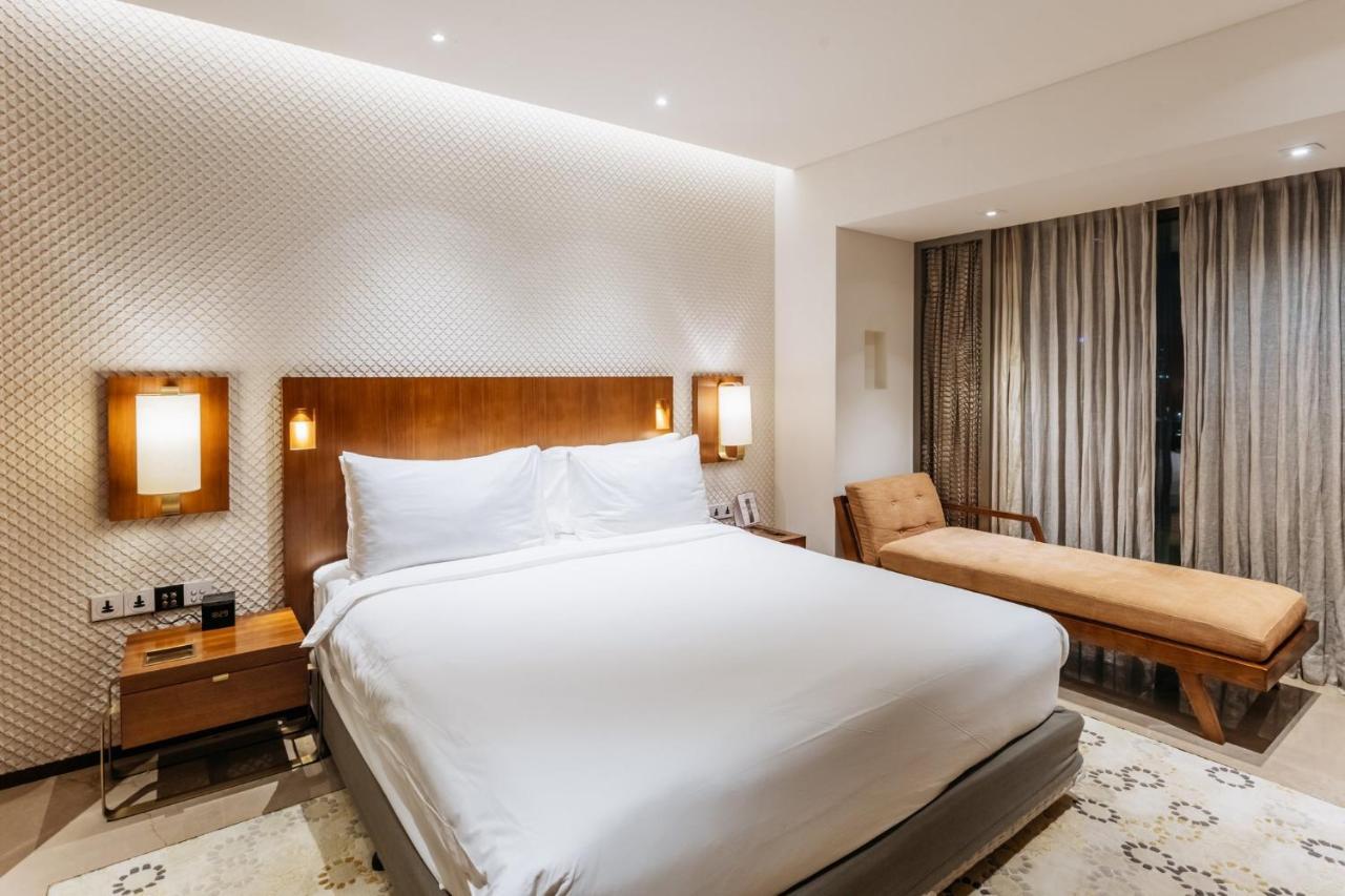 Crowne Plaza Chennai Adyar Park, An Ihg Hotel Экстерьер фото A bedroom at the Taj Bengal